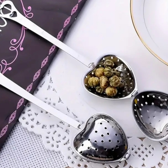 Nwt Heart tea strainer - Picture 2 of 2